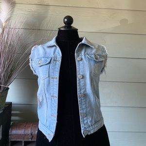 Fitted & Slimming Denim Vest